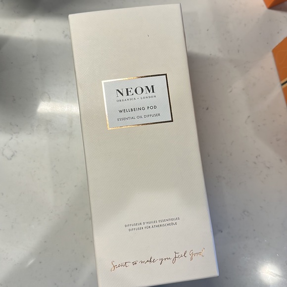 NEOM Diffuser - Picture 8 of 8